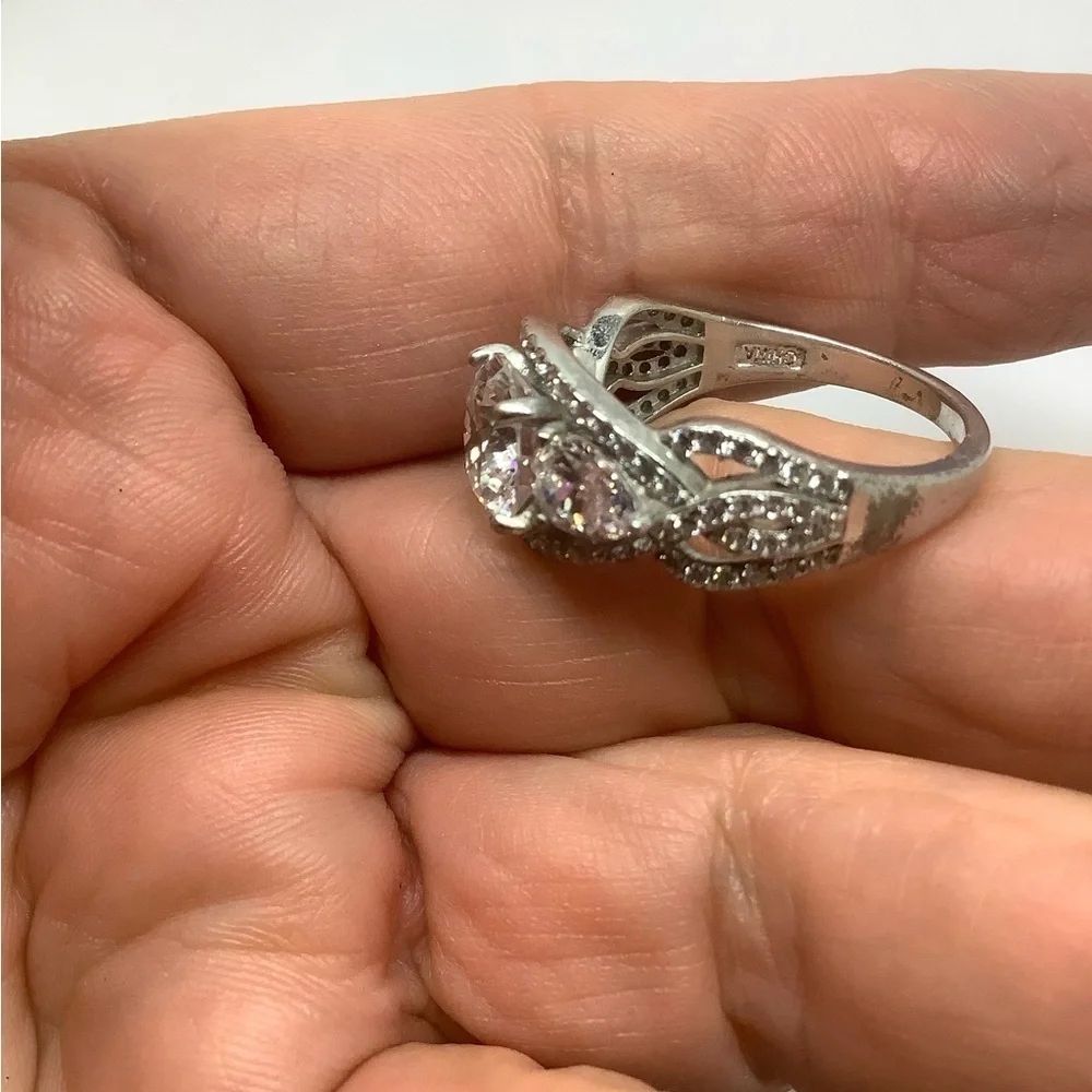 Sterling silver Cubic zirconia ring